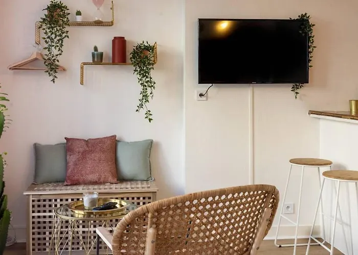 Studio Haut De Gamme, Renovation Neuve Style 4 Etoiles 凯恩